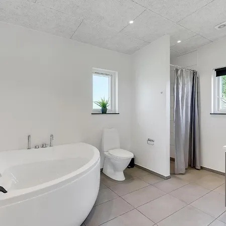 Stunning In With Sauna Feriehus *